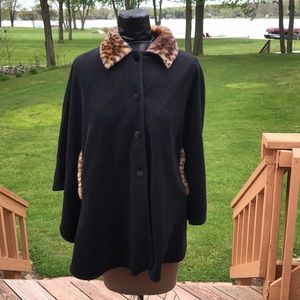 3/$25💜Older child’s cape size 7-16